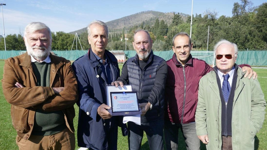 ll vice presidente Figc Toscana Taiti, il presidente Mangini con Degl’Innocenti, Brigandì e Maurizio Falco delegato provinciale di Prato del Comitato regionale Lnd ll vice presidente Figc Toscana Taiti, il presidente Mangini con Degl’Innocenti, Brigandì e Maurizio Falco delegato provinciale di Prato del Comitato regionale Lnd