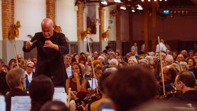 Questa sera al granio lorenese di Alberese è in programma il concerto. ’Serenata notturna’ dell’Orchestra Città di Grosseto Questa sera al granio lorenese di Alberese è in programma il concerto. ’Serenata notturna’ dell’Orchestra Città di Grosseto