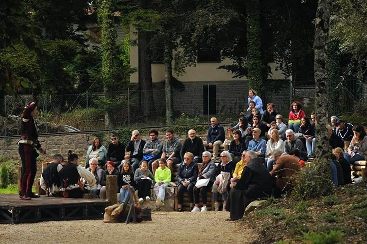 Al gran finale Anfiteatro Naturalis in Casentino Al gran finale Anfiteatro Naturalis in Casentino