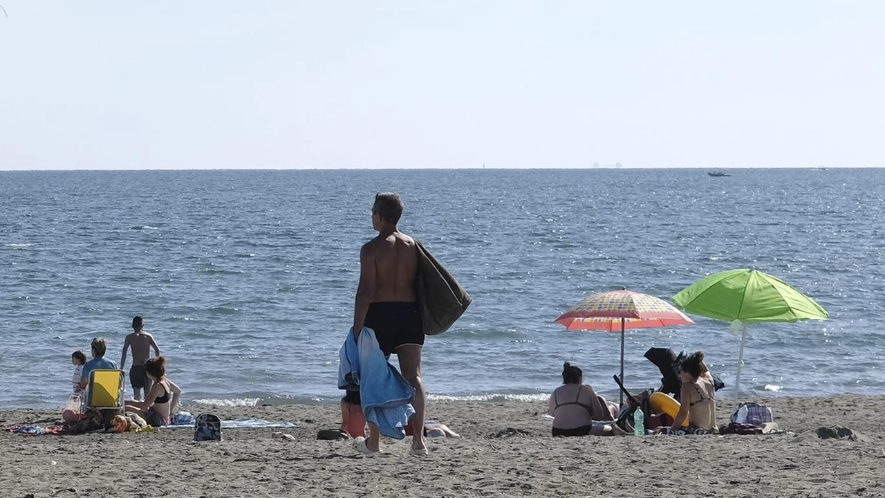 La spiaggia libera di Marinella in attesa dell’approvazione del nuovo piano di utilizzo demaniale La spiaggia libera di Marinella in attesa dell’approvazione del nuovo piano di utilizzo demaniale