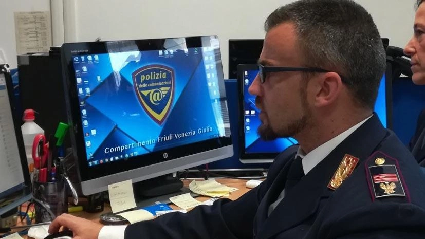 L’inganno scoperto da alcuni cittadini che si sono visti arrivare messaggi e offerte di lavoro. Sarà presentata denuncia alla polizia postale che avvierà le indagini per risalire all’autore del gesto. L’inganno scoperto da alcuni cittadini che si sono visti arrivare messaggi e offerte di lavoro. Sarà presentata denuncia alla polizia postale che avvierà le indagini per risalire all’autore del gesto.