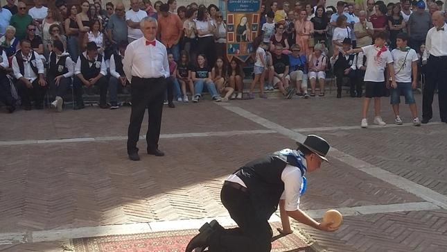 Il Gioco del Cacio al Fuso in piazza Pio II a Pienza Il Gioco del Cacio al Fuso in piazza Pio II a Pienza