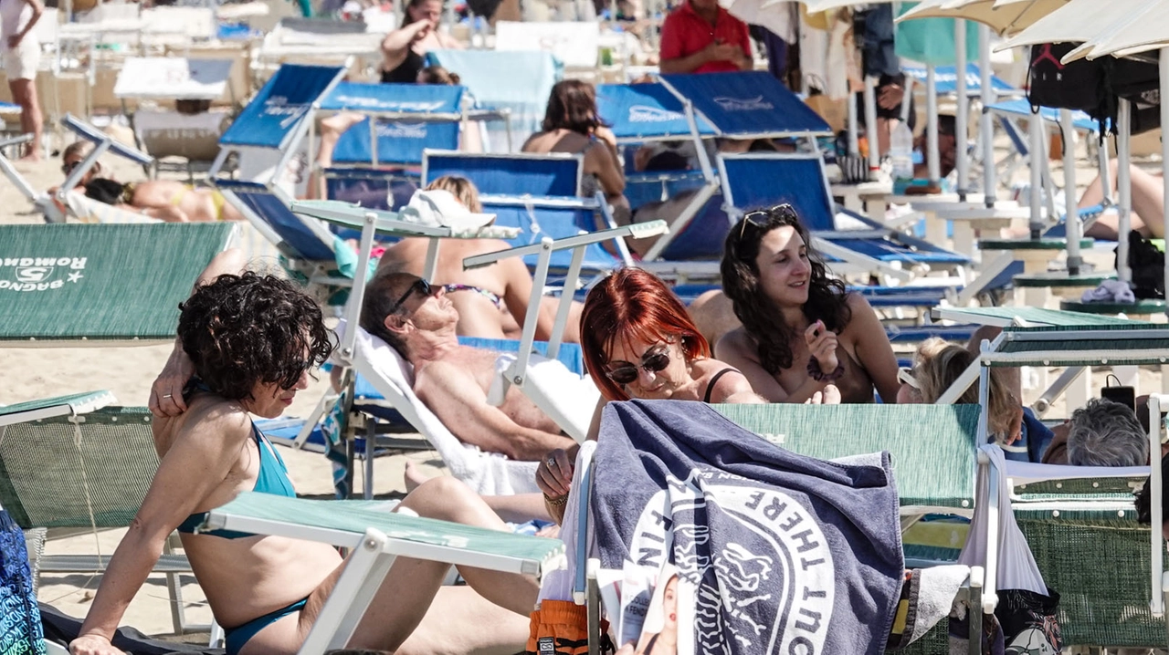 In spiaggia ci si arriva anche col bus (Foto di repertorio)