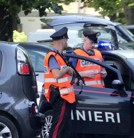 Paura davanti alla chiesa. “Botte contro la porta e bici lanciata in aria per strada” Paura davanti alla chiesa. “Botte contro la porta e bici lanciata in aria per strada”