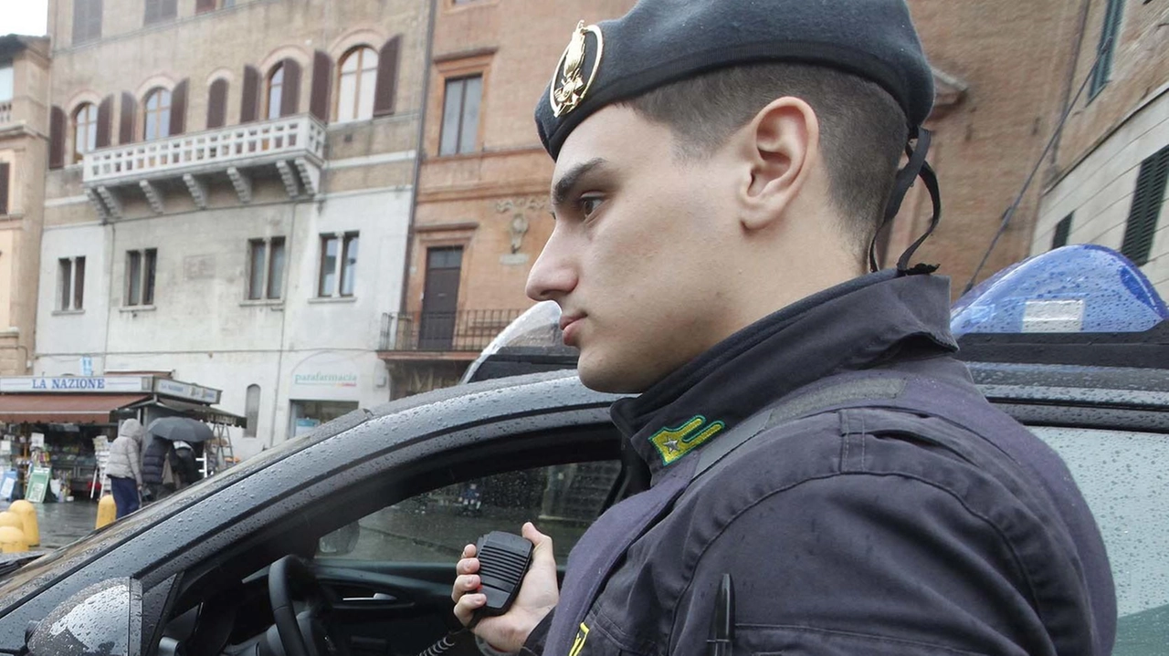 Presunta corruzione negli appalti pubblici, l’inchiesta della guardia di finanza dopo le misure cautelari per una funzionaria della Provincia (obbligo... Presunta corruzione negli appalti pubblici, l’inchiesta della guardia di finanza dopo le misure cautelari per una funzionaria della Provincia (obbligo...