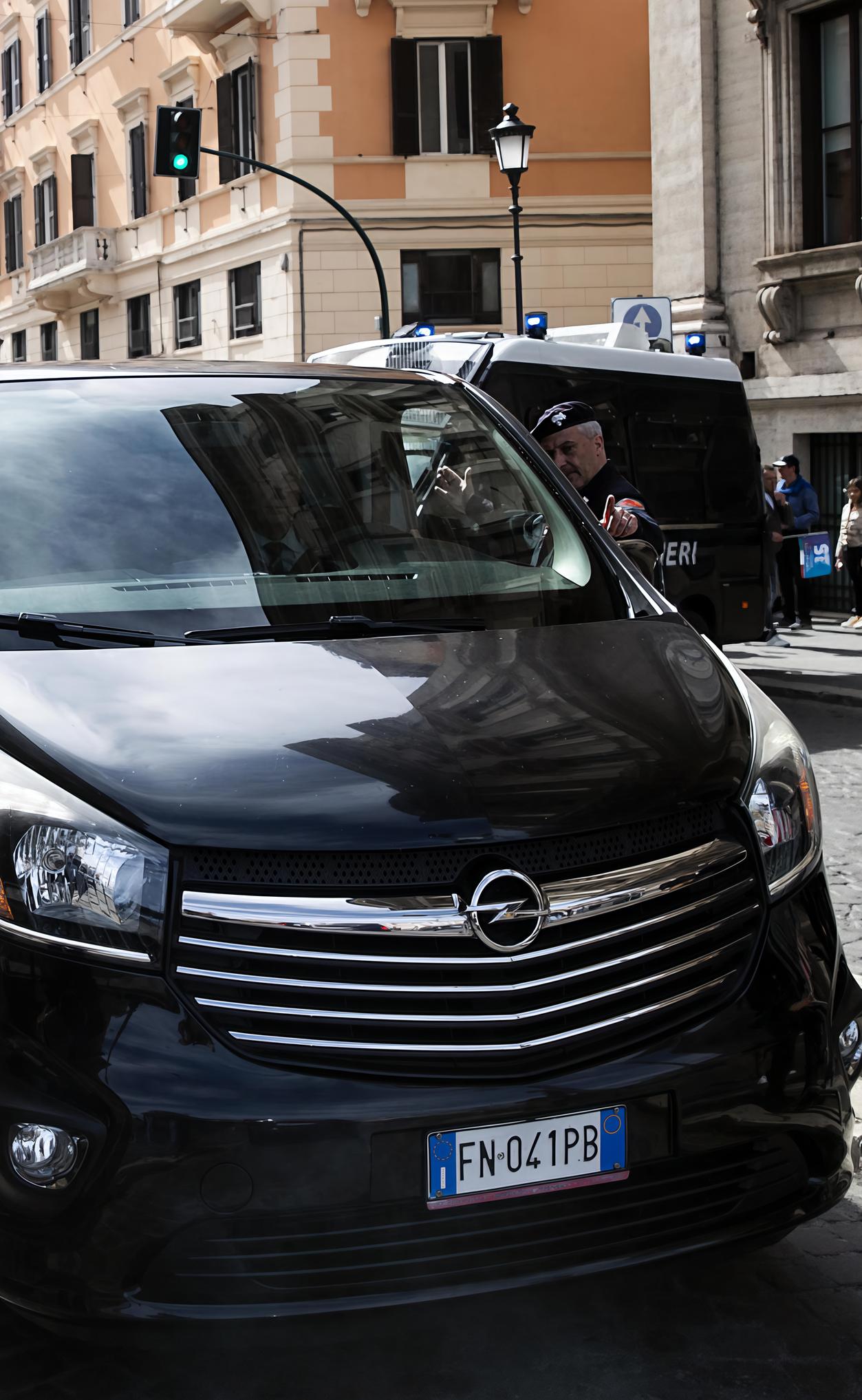 Ncc senza rimessa, sospesa revoca licenza Ncc senza rimessa, sospesa revoca licenza