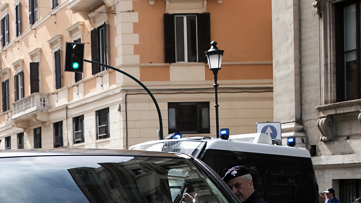 FIRENZE Il Consiglio di Stato ha accolto la domanda cautelare presentata dalla società Skyroad 236, sospendendo l’efficacia del provvedimento con cui... FIRENZE Il Consiglio di Stato ha accolto la domanda cautelare presentata dalla società Skyroad 236, sospendendo l’efficacia del provvedimento con cui...