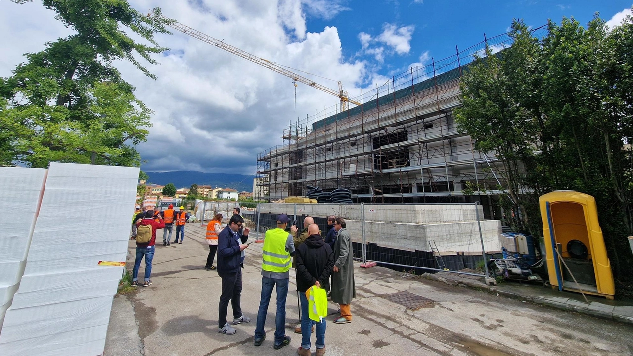 Il cantiere della struttura è in stallo, incerti anche i tempi sull’arrivo dei materiali. Il rischio è quello di rimandare l’inaugurazione anche oltre l’estate del 2025. . Il cantiere della struttura è in stallo, incerti anche i tempi sull’arrivo dei materiali. Il rischio è quello di rimandare l’inaugurazione anche oltre l’estate del 2025. .