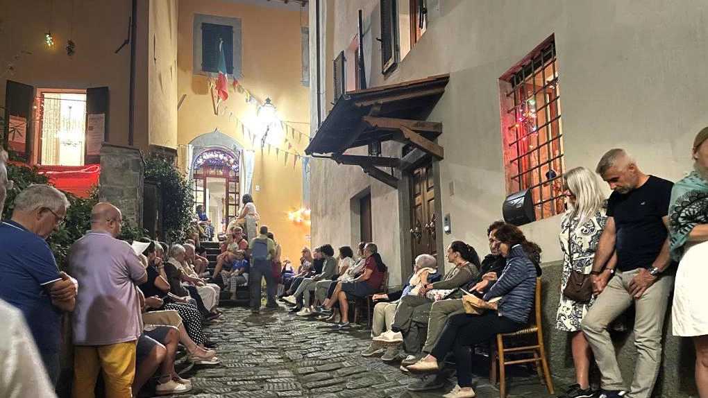 Alcuni spettatori durante il concerto dei coniugi Arturo e Mariella (foto Borghesi) Alcuni spettatori durante il concerto dei coniugi Arturo e Mariella (foto Borghesi)