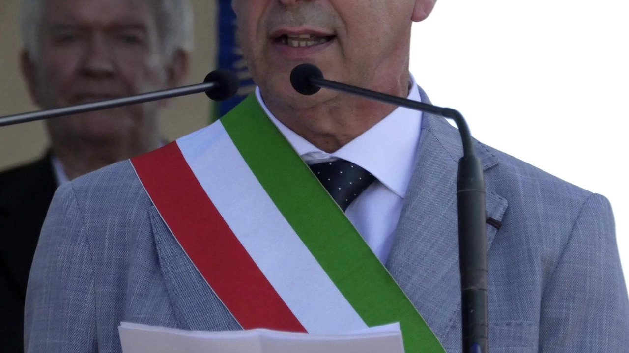 Il sindaco Verona alla cerimonia di domenica Il sindaco Verona alla cerimonia di domenica