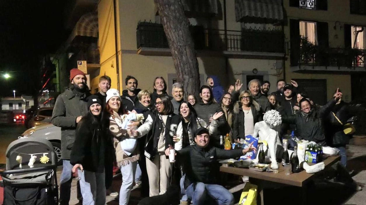 Sopra, la commemorazione di ieri sera Sotto, una bella foto di Matteo Valenti Sopra, la commemorazione di ieri sera Sotto, una bella foto di Matteo Valenti