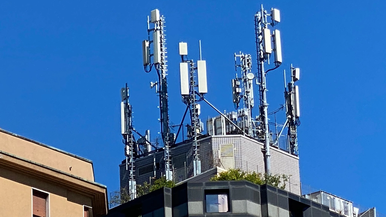 I ripetitori 5G saranno installati nei paesi a monte per la copertura di rete I ripetitori 5G saranno installati nei paesi a monte per la copertura di rete