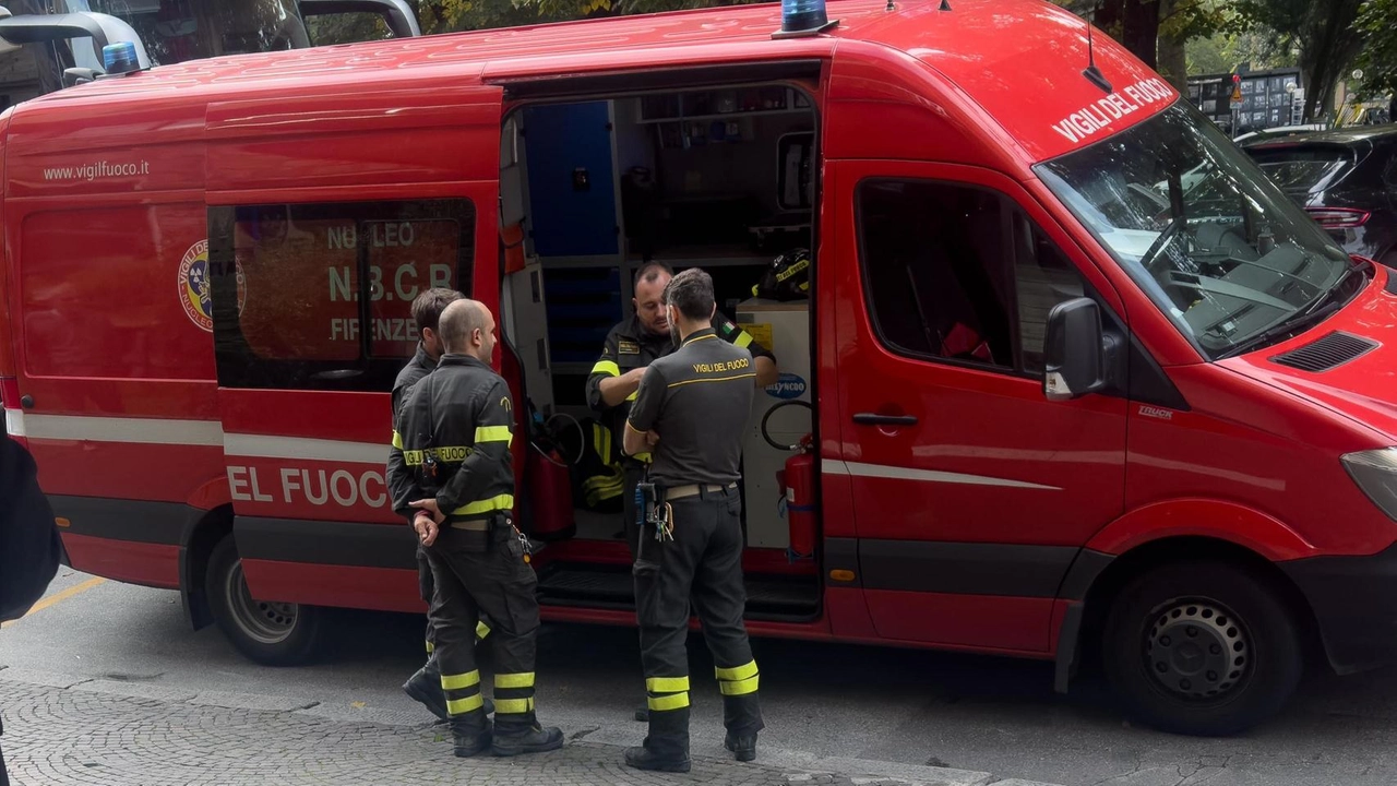 Il Nucleo nucleare biologico chimico radiologico dei vigili del fuoco, ha sottoposto i locali ad analisi Il Nucleo nucleare biologico chimico radiologico dei vigili del fuoco, ha sottoposto i locali ad analisi
