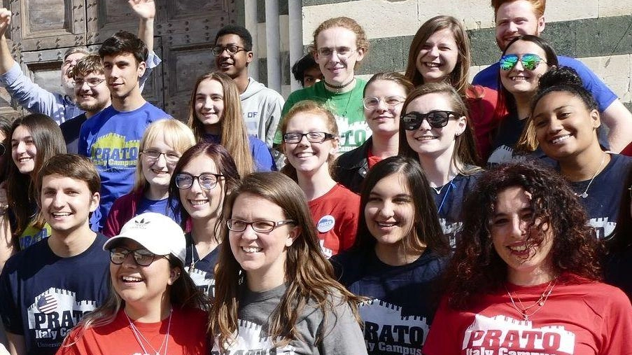 L’università della contea del Connecticut si è insediata in città nel 2012. Il preside Murphy: "Gli studenti raccontano Prato e portano qui genitori e amici". L’obiettivo dello studentato. "Servirebbe una struttura con almeno 60 posti letto". L’università della contea del Connecticut si è insediata in città nel 2012. Il preside Murphy: "Gli studenti raccontano Prato e portano qui genitori e amici". L’obiettivo dello studentato. "Servirebbe una struttura con almeno 60 posti letto".