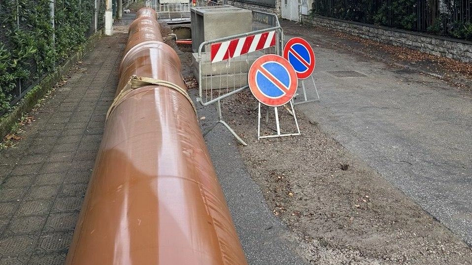 Si inizia a lavorare su un’altra strada della frazione di Lido, al centro di un vasto programma di cantieri Si inizia a lavorare su un’altra strada della frazione di Lido, al centro di un vasto programma di cantieri