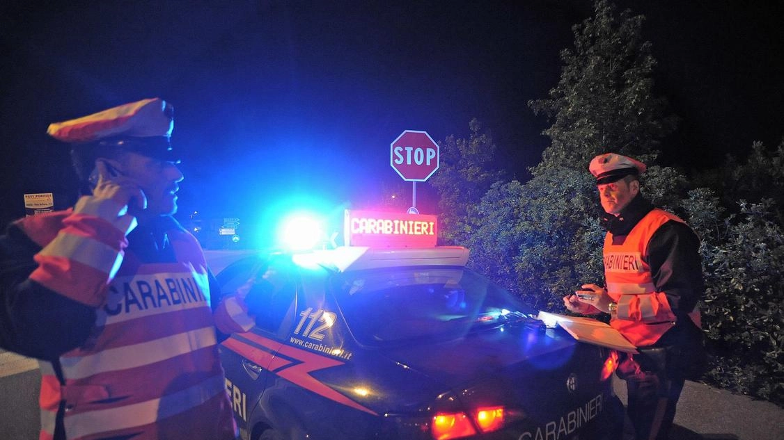 Falso allarme per un colpo notturno in banca mentre suona l’allarme: erano tecnici impegnati a ripristinare l’energia elettrica Falso allarme per un colpo notturno in banca mentre suona l’allarme: erano tecnici impegnati a ripristinare l’energia elettrica