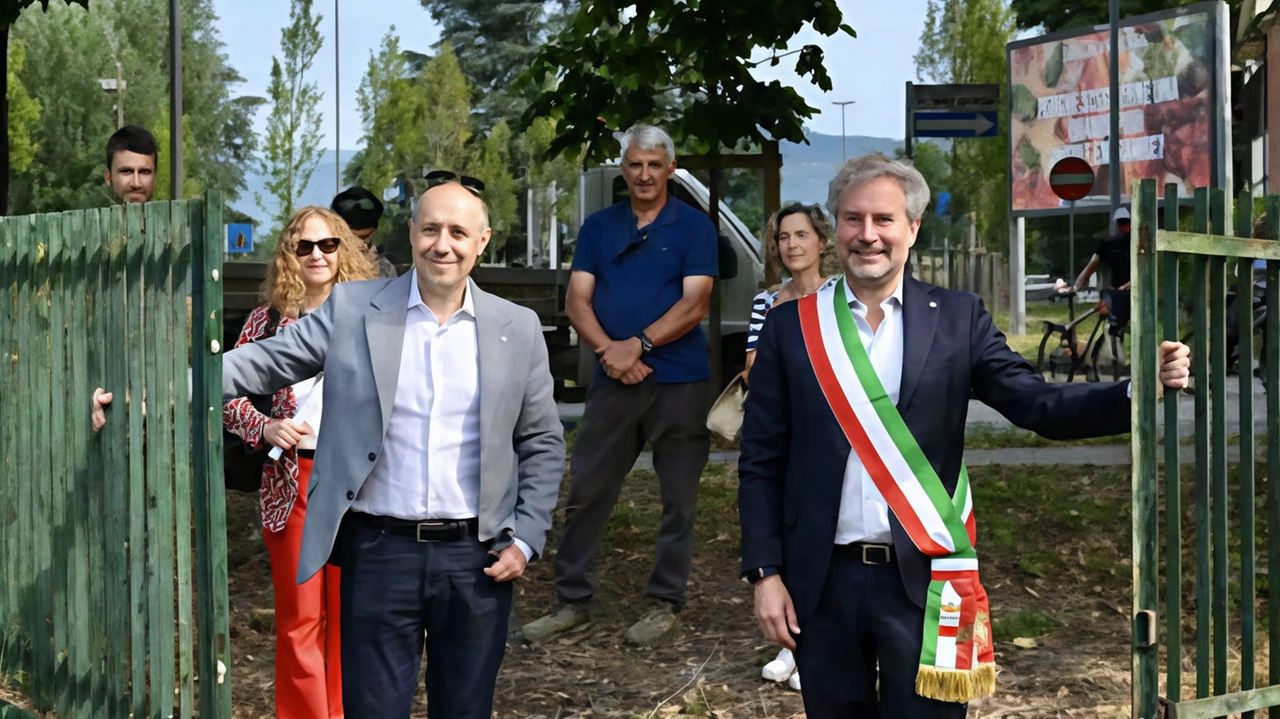 L’apertura dei cancelli agli ex vivai Testi (foto Alcide) L’apertura dei cancelli agli ex vivai Testi (foto Alcide)
