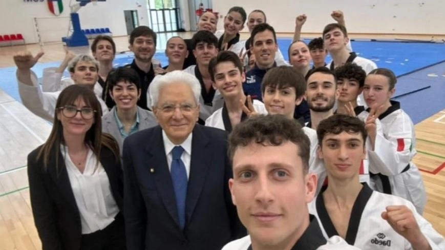 La foto-ricordo della visita del presidente Mattarella agli atleti di Taekwondo La foto-ricordo della visita del presidente Mattarella agli atleti di Taekwondo