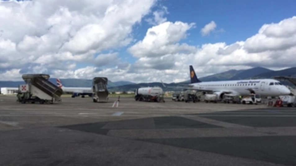 L'aeroporto di Peretola L'aeroporto di Peretola