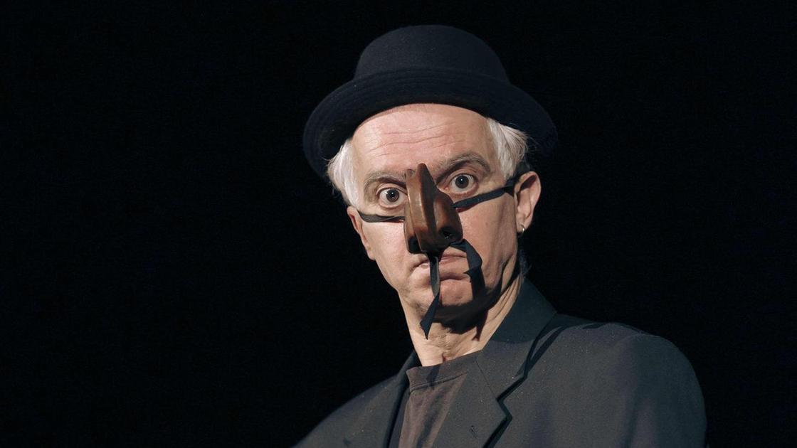 Se Chatgpt va a teatro. Intelligenza artificiale come farla a pezzi Se Chatgpt va a teatro. Intelligenza artificiale come farla a pezzi