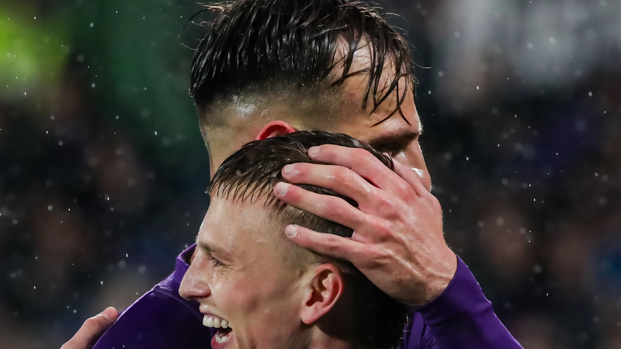 La Fiorentina riflette sul futuro di Gudmundsson tra problemi legali e richieste del Genoa. Decisione attesa dopo il parere del nuovo tecnico. La Fiorentina riflette sul futuro di Gudmundsson tra problemi legali e richieste del Genoa. Decisione attesa dopo il parere del nuovo tecnico.