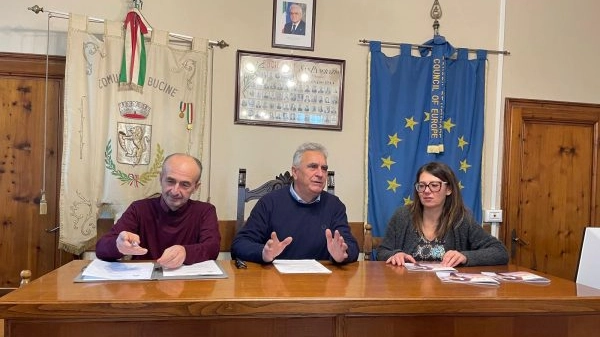 Il sindaco Nannini durante la conferenza stampa di fine anno. Il sindaco Nannini durante la conferenza stampa di fine anno.