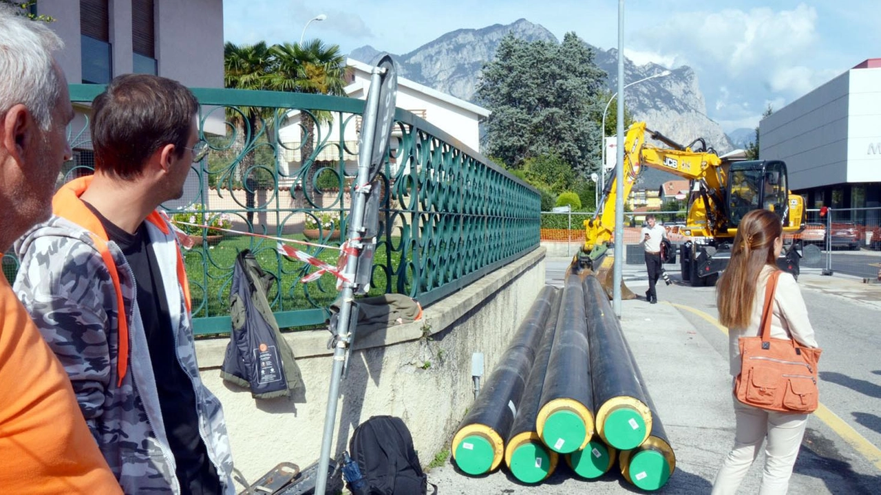 L’assessore Elena Guadagni annuncia una serie di cantieri che dovranno vedere luce nel 2025. Il sottopasso di Fossola, Città giardino, l’illuminazione stradale, le pensiline per i bus. L’assessore Elena Guadagni annuncia una serie di cantieri che dovranno vedere luce nel 2025. Il sottopasso di Fossola, Città giardino, l’illuminazione stradale, le pensiline per i bus.