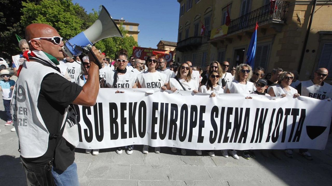 Il sindaco Fabio: "Il Comune continuerà a operare con riservatezza ed efficacia per la reindustrializzazione" Il sindaco Fabio: "Il Comune continuerà a operare con riservatezza ed efficacia per la reindustrializzazione"