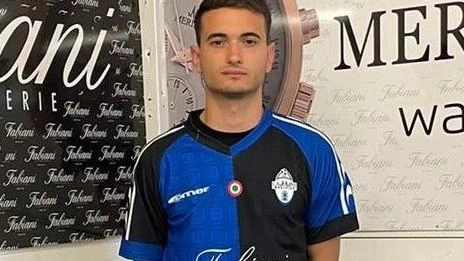 Saverio Viti ha segnato il secondo gol del Lampo Meridian contro il Pietrasanta Saverio Viti ha segnato il secondo gol del Lampo Meridian contro il Pietrasanta