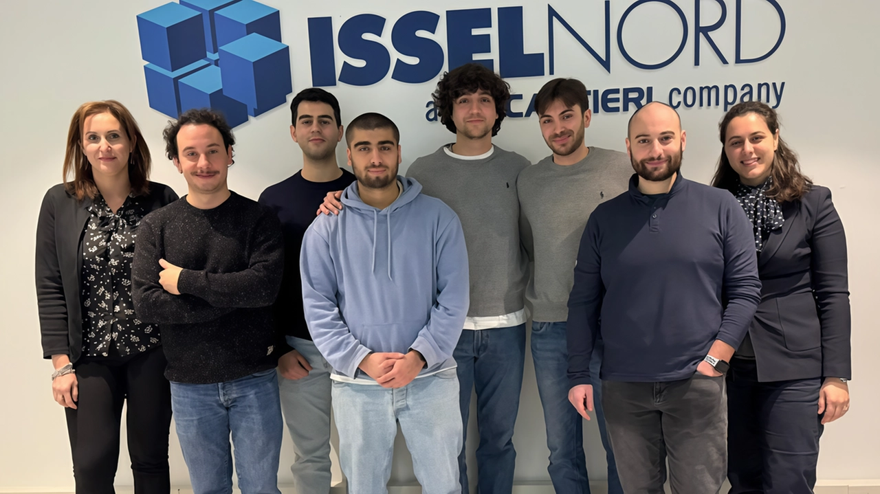 I nuovi. assunti dell’azienda. Issel Nord che hanno portato a termine il corso di addetto ai servizi di supporto integrato al prodotto I nuovi. assunti dell’azienda. Issel Nord che hanno portato a termine il corso di addetto ai servizi di supporto integrato al prodotto