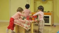 Bambini all’asilo nido (archivio) Bambini all’asilo nido (archivio)