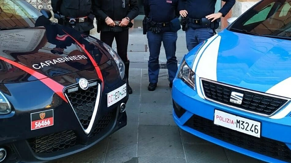 Operazione congiunta di polizia e carabinieri Operazione congiunta di polizia e carabinieri