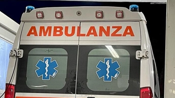 Drammatico incidente nella notte: muore ragazzo di 20 anni, gravissimo l’amico 19enne