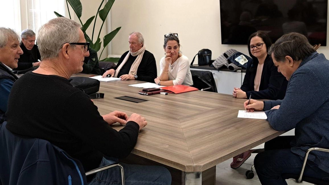 La sottoscrizione dell’accordo tra amministrazione comunale e sindacati a favore della popolazione a basso reddito