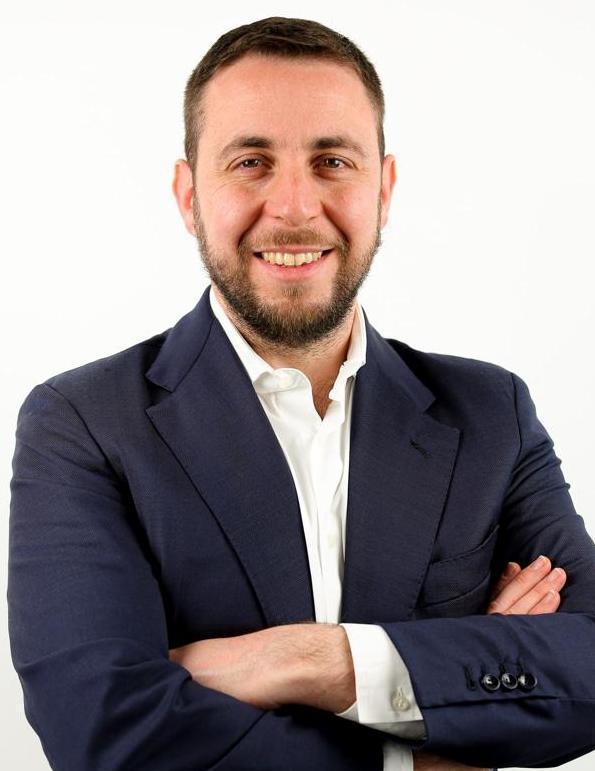 https://www.lanazione.it/image-service/view/acePublic/alias/contentid/NGEwYzgyM2MtNzU3My00/0/lorenzo-paladini-si-presenta-forza-italia-ecco-il-candidato-siamo-lunica-alternativa.jpeg?f=1.91:1&w=1200