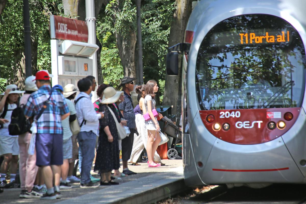 tramvia finiti i lavori nella curva in via iacopo da diacceto da domenica la t1 torna regolare