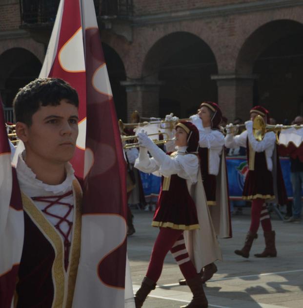 Gruppo Palio alla Tenzone. Secondo posto conquistato: "La scuola locale vince"