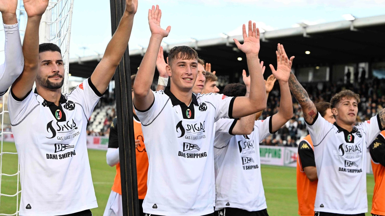 Spezia vittorioso sulla Reggiana per 1-0 nel match di andata con gol di Pio Esposito Spezia vittorioso sulla Reggiana per 1-0 nel match di andata con gol di Pio Esposito