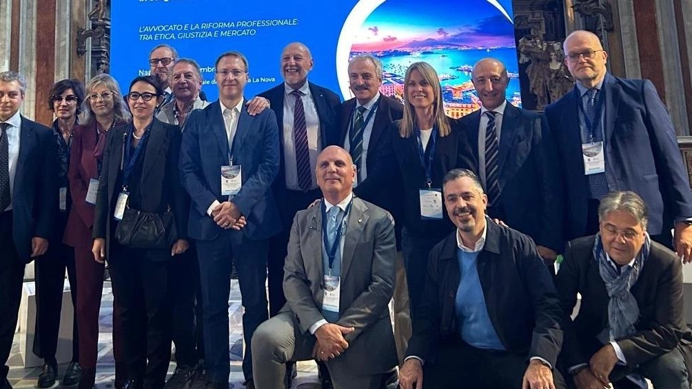 Una foto di gruppo della nuova giunta nazionale nominata a Napoli Una foto di gruppo della nuova giunta nazionale nominata a Napoli