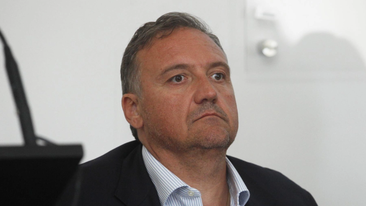 A concludere i lavori, l’assessore all’economia e alle attività produttive della Toscana Leonardo Marras. "lo spaccato che emerge da questi...