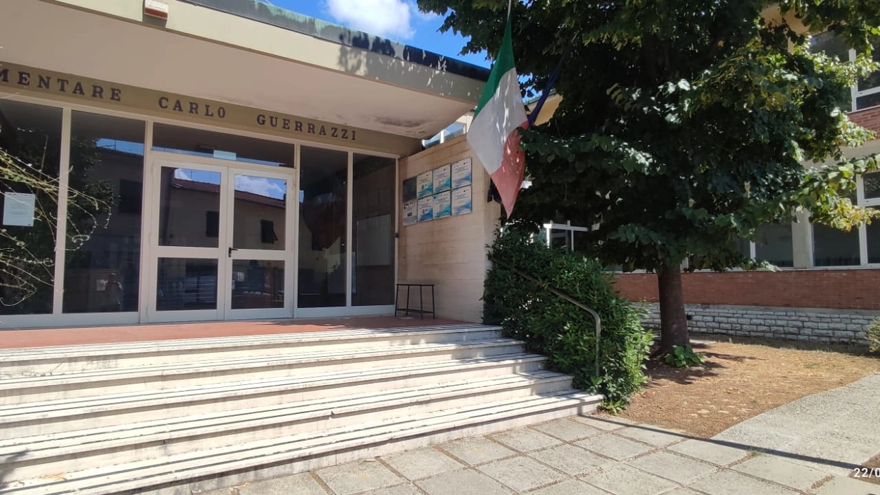 Il plesso scolastico "Guerrazzi" Il plesso scolastico "Guerrazzi"