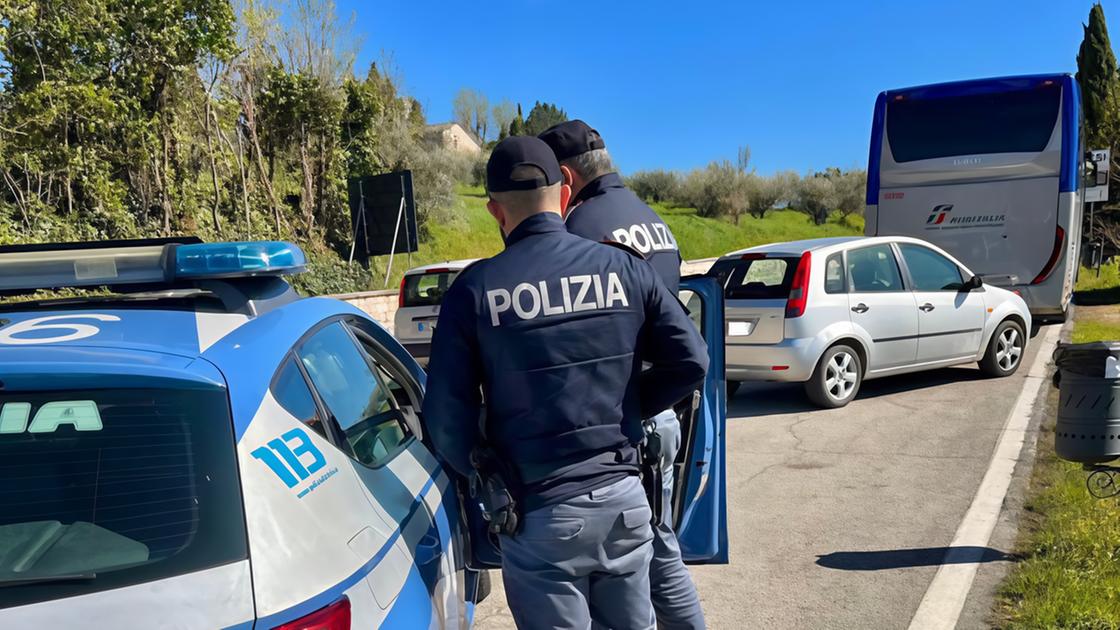 Guida senza patente e assicurazione. Maxi multa a una donna di 56 anni Guida senza patente e assicurazione. Maxi multa a una donna di 56 anni