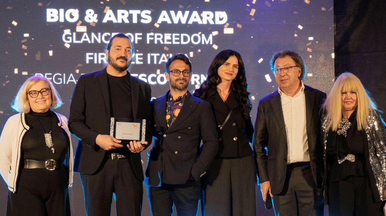 . In foto il momento della premiazione al Montecatini International Short Film Festival del cortometraggio. «Glance of Freedom» di Francesco Fornaini . In foto il momento della premiazione al Montecatini International Short Film Festival del cortometraggio. «Glance of Freedom» di Francesco Fornaini