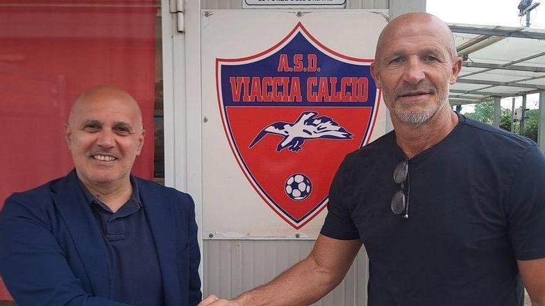 Il presidente del Viaccia Gianni Esposito con l’allenatore Andrea Bellini Il presidente del Viaccia Gianni Esposito con l’allenatore Andrea Bellini