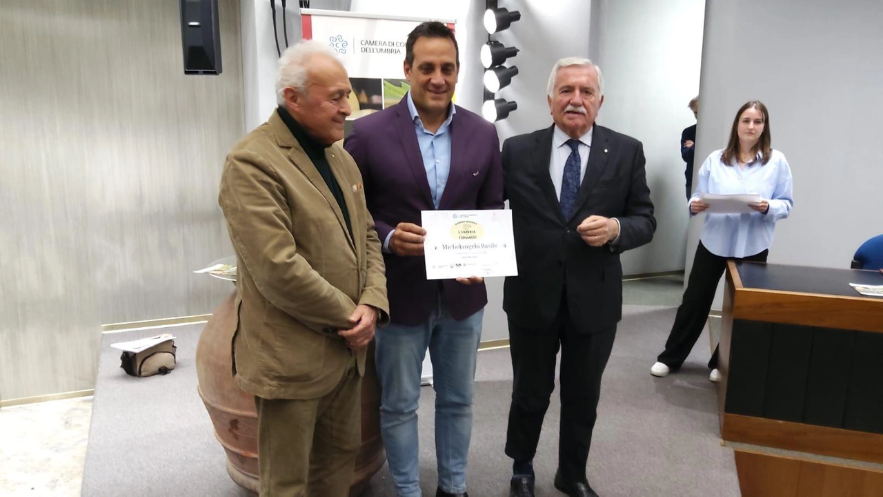 La III edizione della rassegna "L'Umbria dei Formaggi" premia ventuno eccellenti formaggi umbri, promuovendo la qualità e la valorizzazione del settore lattiero-caseario regionale. La III edizione della rassegna "L'Umbria dei Formaggi" premia ventuno eccellenti formaggi umbri, promuovendo la qualità e la valorizzazione del settore lattiero-caseario regionale.