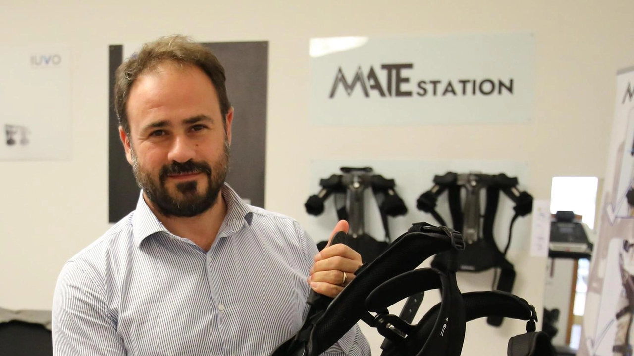 Nicola Vitiello, ingegnere, nuovo rettore della Scuola Sant’Anna di Pisa "I miei esoscheletri ispirati ai supereroi con le armature trasformabili. Cominciai a studiare con questo obiettivo e devo tutto ai miei genitori". Nicola Vitiello, ingegnere, nuovo rettore della Scuola Sant’Anna di Pisa "I miei esoscheletri ispirati ai supereroi con le armature trasformabili. Cominciai a studiare con questo obiettivo e devo tutto ai miei genitori".