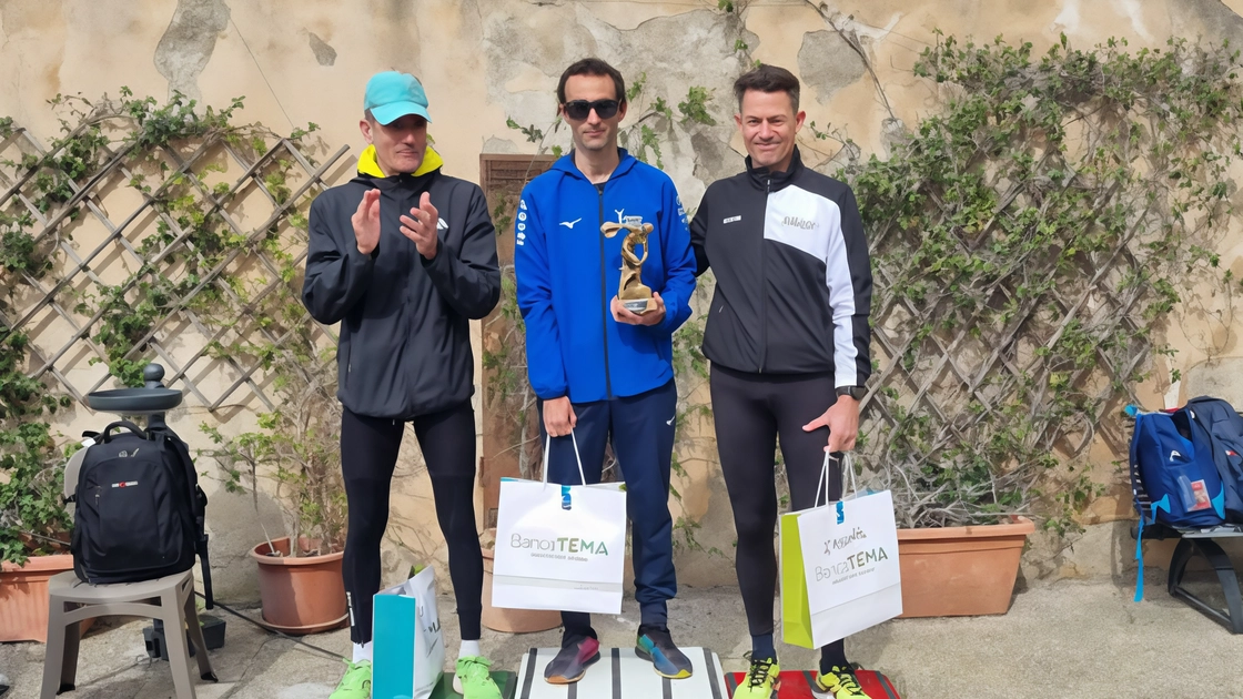 Il podio della gara maschile composto da Jacopo Boscarini (1°),. Gabriele Lubrano (2°) e Gianluca Colicci (3°) Il podio della gara maschile composto da Jacopo Boscarini (1°),. Gabriele Lubrano (2°) e Gianluca Colicci (3°)