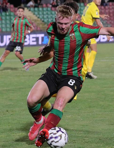 https://www.lanazione.it/image-service/view/acePublic/alias/contentid/NGFmNjc3ZGYtNTg3Ni00/0/ternana-sale-lattesa-per-le-scadenze.jpeg?f=1.90:1&h=630