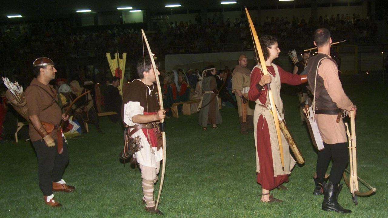 Torna il Palio dell’Assunta a Camaiore, un’occasione per rivedere sfilate in abiti d’epoca, ma anche per riscoprire il territorio camaiorese utilizzando mezzi alternativi alle auto, come il cavallo o la bicicletta Torna il Palio dell’Assunta a Camaiore, un’occasione per rivedere sfilate in abiti d’epoca, ma anche per riscoprire il territorio camaiorese utilizzando mezzi alternativi alle auto, come il cavallo o la bicicletta