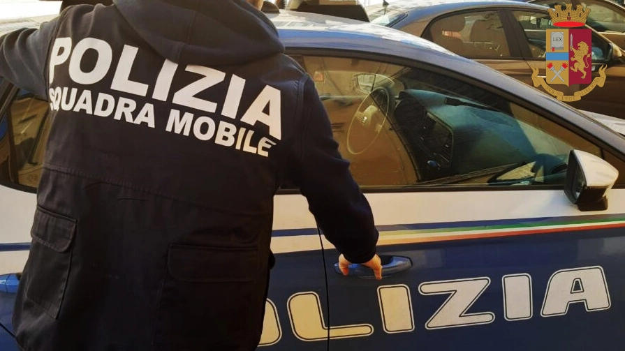 Squadra mobile Squadra mobile